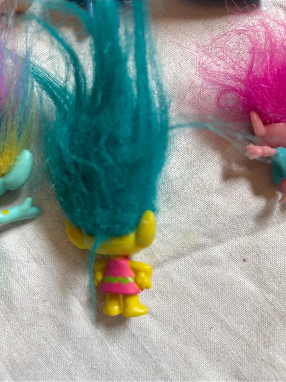 Disney Princess & Trolls Kids Toy Bundle - Blue, Teal, Pink( mini dolls)